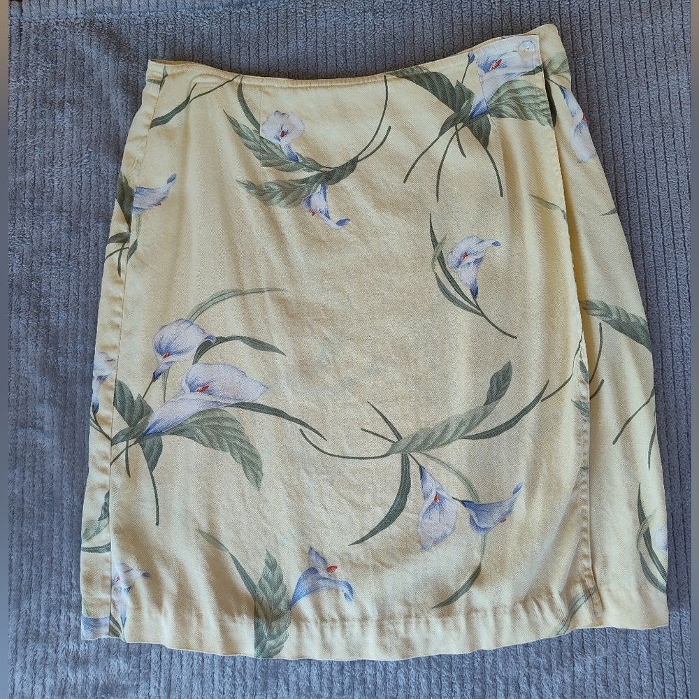 Woman's Tommy Bahama "Wrap Around Skirt" euc!